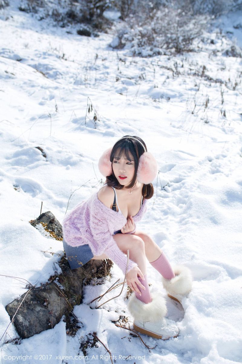 性感女神兜豆靓Youlina冰天雪地内衣诱惑养眼写真