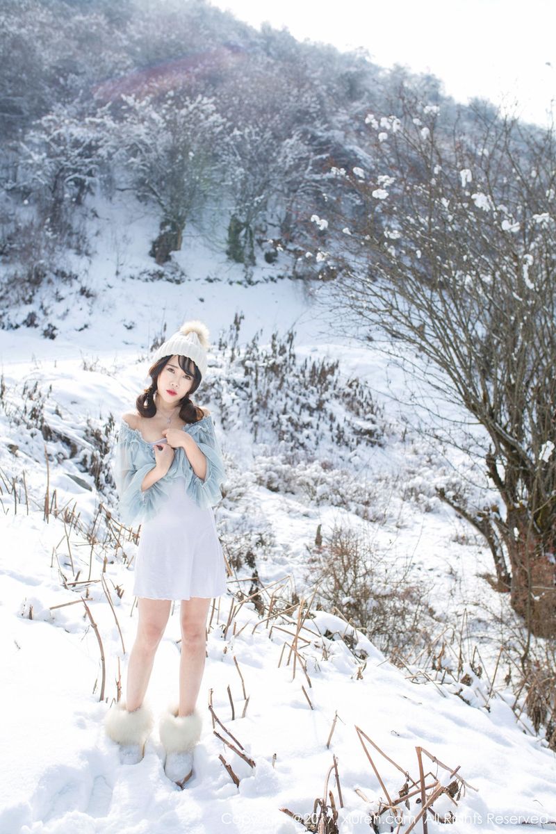 性感女神兜豆靓Youlina冰天雪地内衣诱惑养眼写真