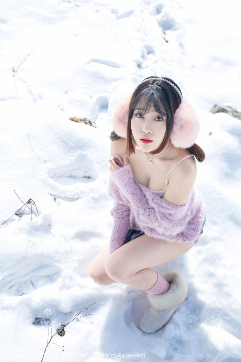 性感女神兜豆靓Youlina冰天雪地内衣诱惑养眼写真