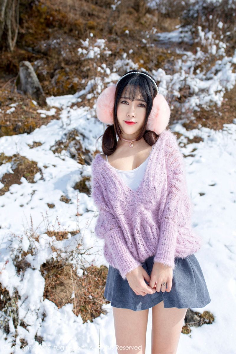 性感女神兜豆靓Youlina冰天雪地内衣诱惑养眼写真