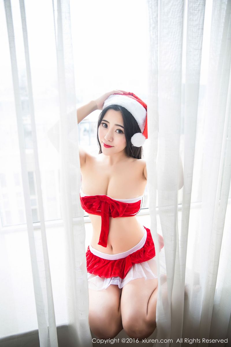 秀人网模特兜豆靓Youlina红色圣诞丝袜美腿性感写真
