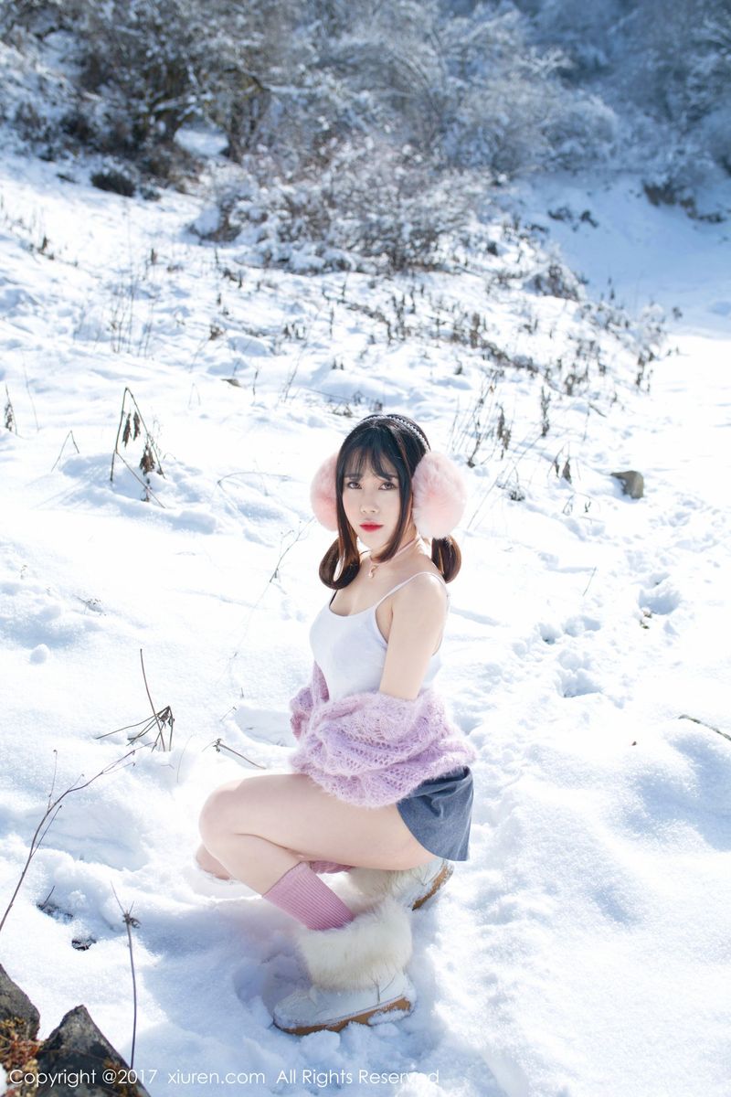 性感女神兜豆靓Youlina冰天雪地内衣诱惑养眼写真