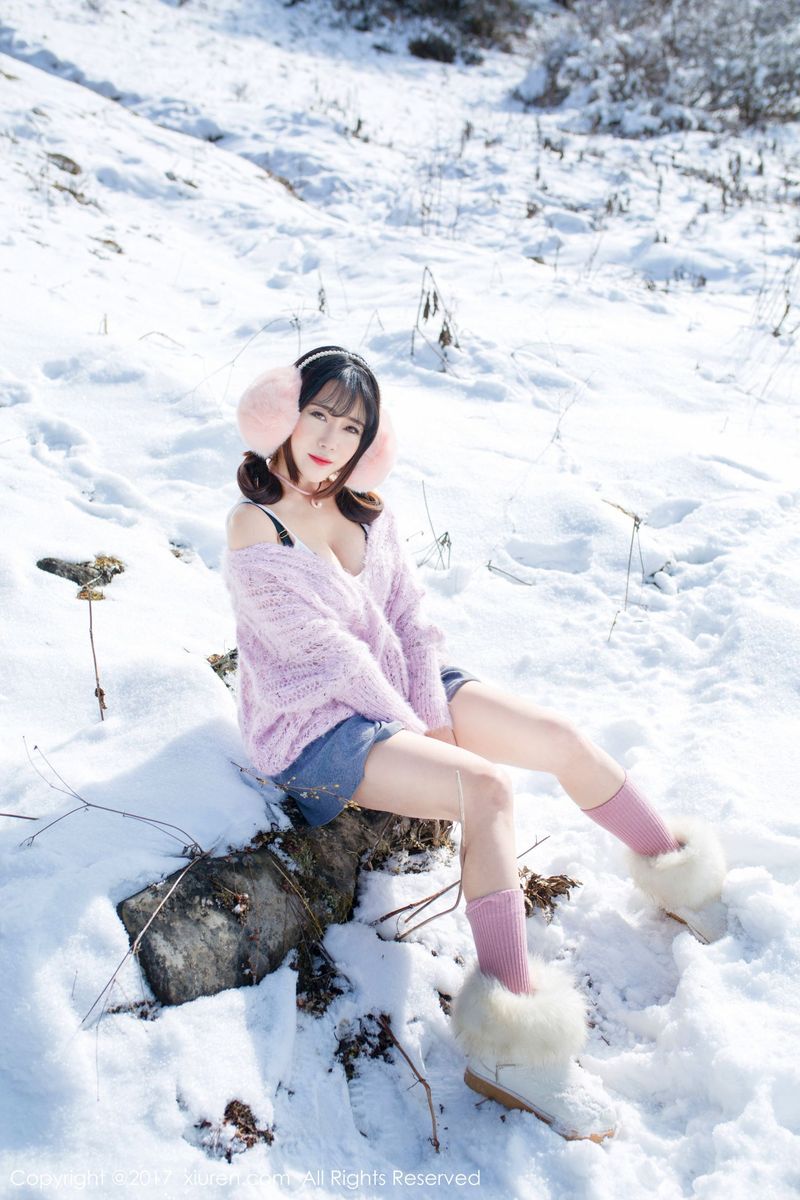 性感女神兜豆靓Youlina冰天雪地内衣诱惑养眼写真