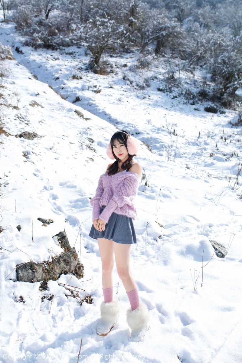 性感女神兜豆靓Youlina冰天雪地内衣诱惑养眼写真