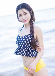[XIUREN秀人网] 美女模特兜豆靓Youlina沙滩比基尼菲律宾长滩拍摄 NO.814