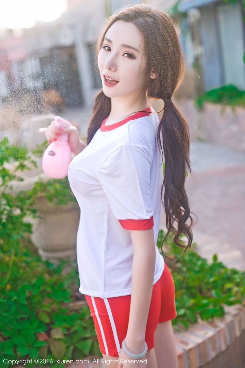 美女嫩模学霸萌琪琪Irene黑色比基尼白色蕾丝内衣诱惑写真