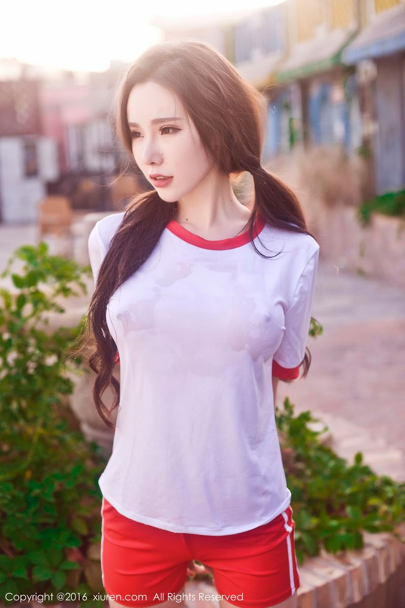 美女嫩模学霸萌琪琪Irene黑色比基尼白色蕾丝内衣诱惑写真