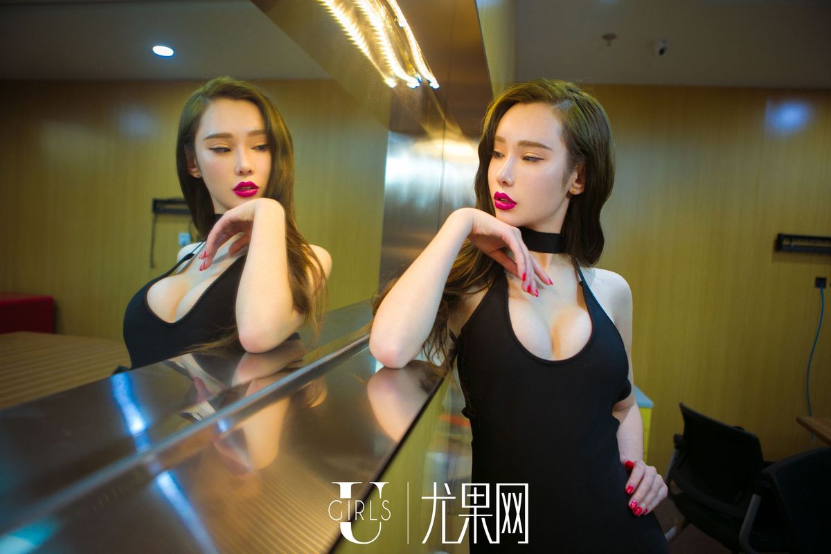 性感女神萌琪琪白衬衫巨乳诱惑职场OL大尺度写真