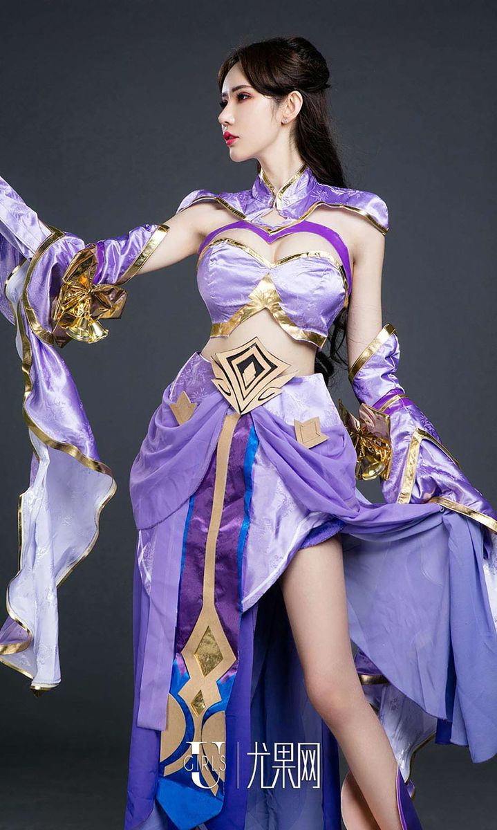 性感女神萌琪琪COSPLAY王者荣耀妲己&露娜写真
