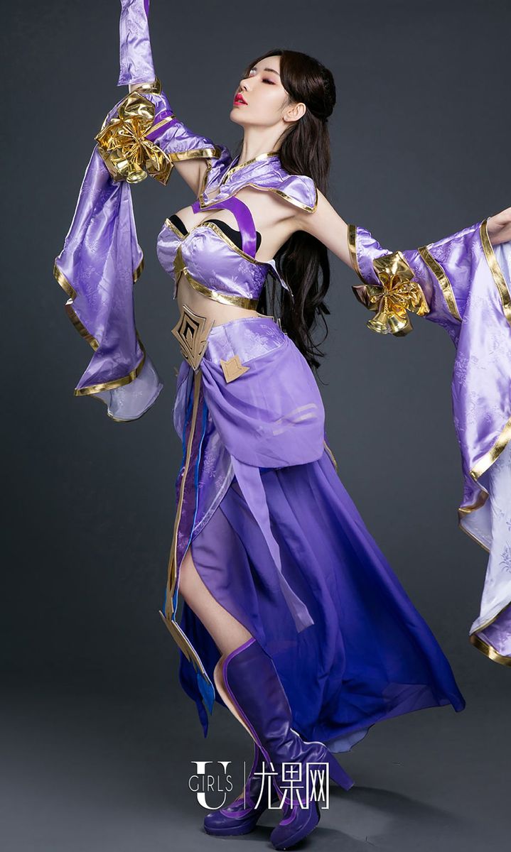 性感女神萌琪琪COSPLAY王者荣耀妲己&露娜写真