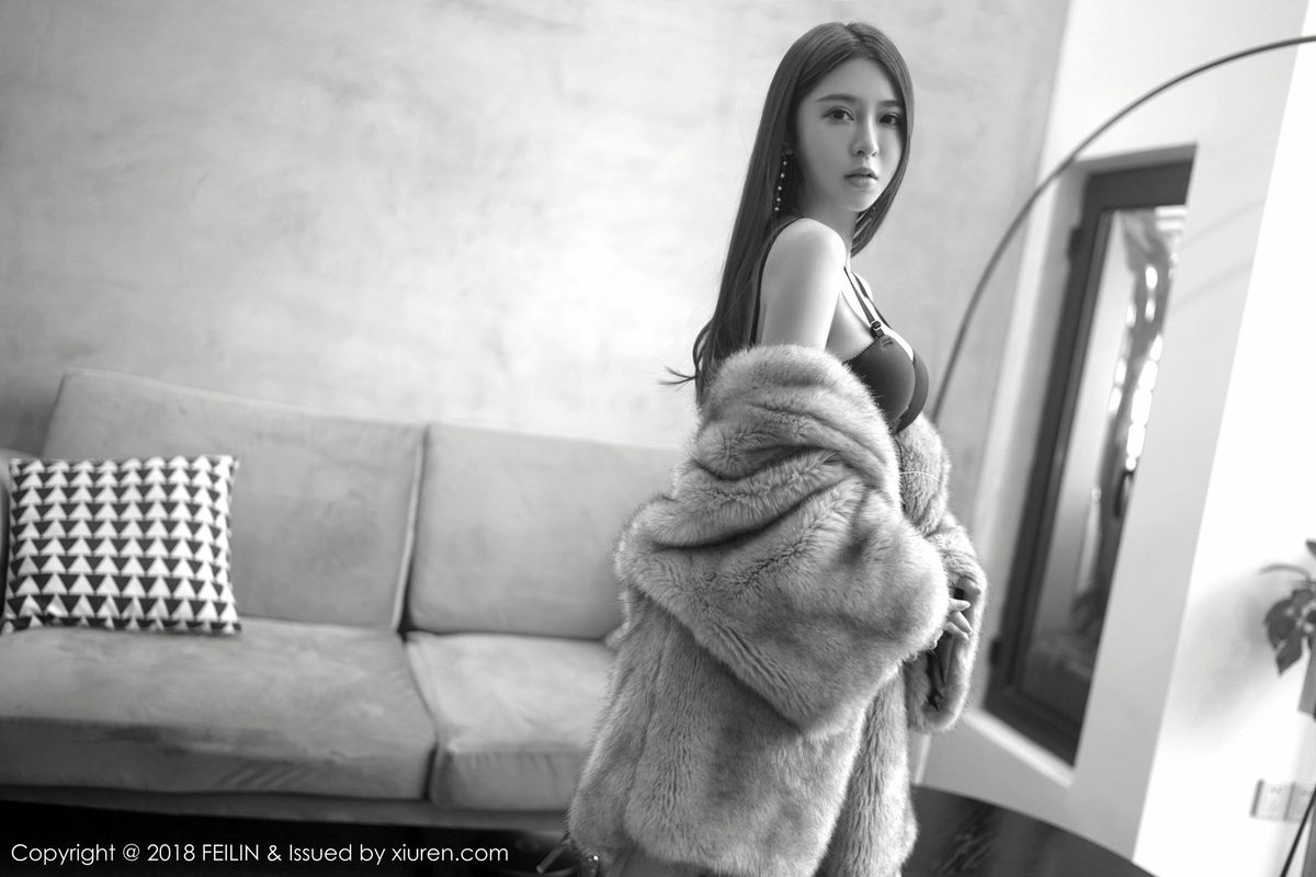 清甜美女luna张静燕修长美腿黑色内衣诱惑优雅写真