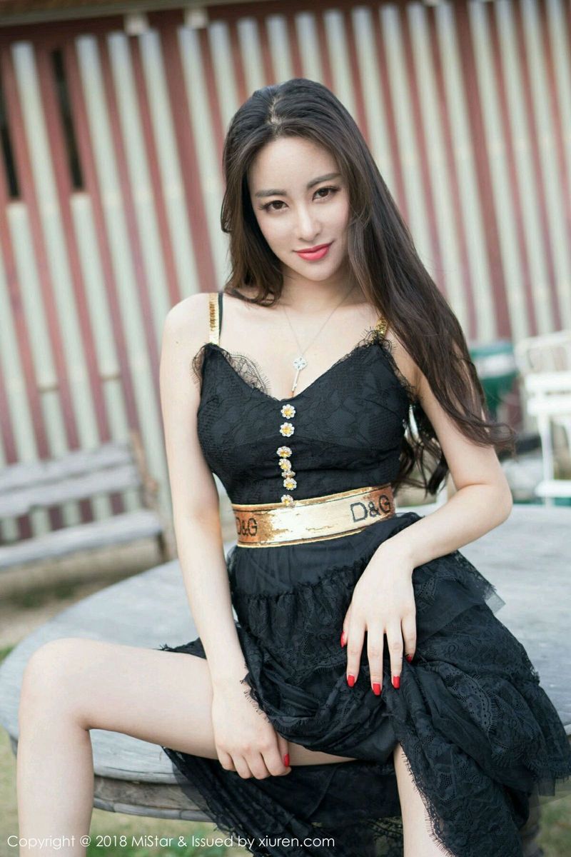 性感女神穆菲菲丝袜美腿肉质韵味日本旅拍第二套