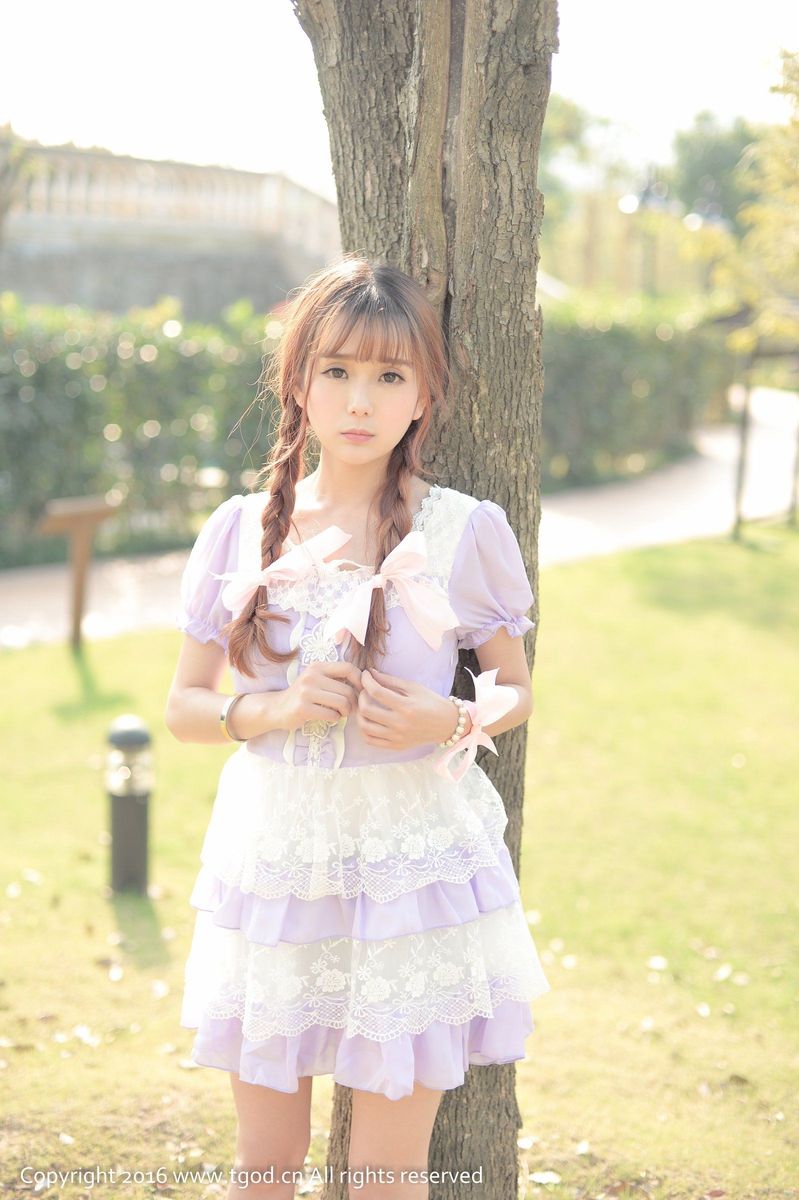 养眼美女小九Vin极品身材紫色公主裙写真