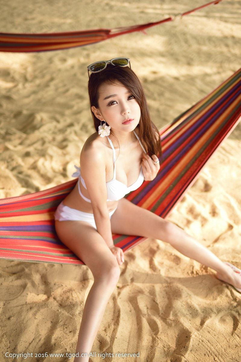 性感美女小九Vin沙滩白色比基尼三亚旅拍第二刊