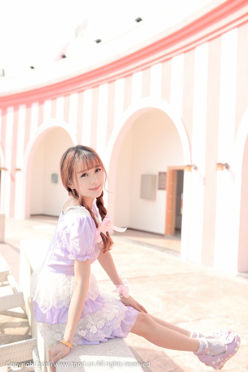 养眼美女小九Vin极品身材紫色公主裙写真