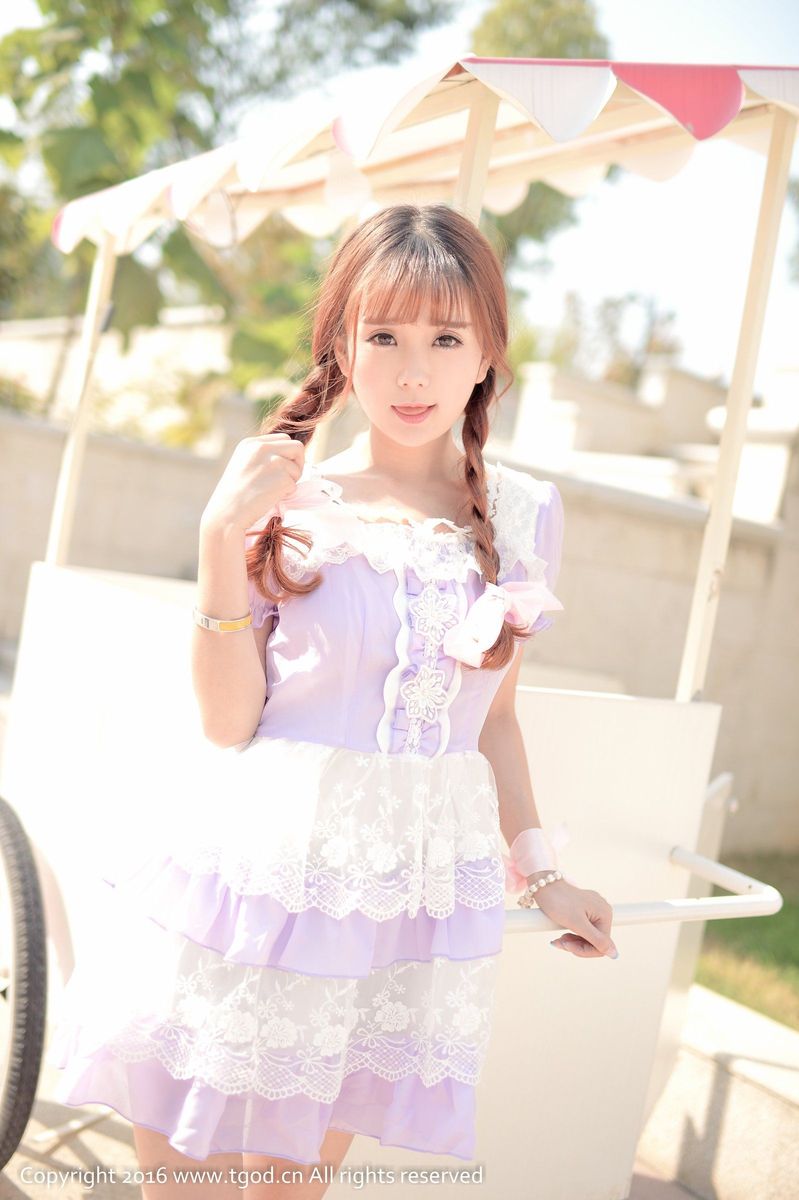 养眼美女小九Vin极品身材紫色公主裙写真