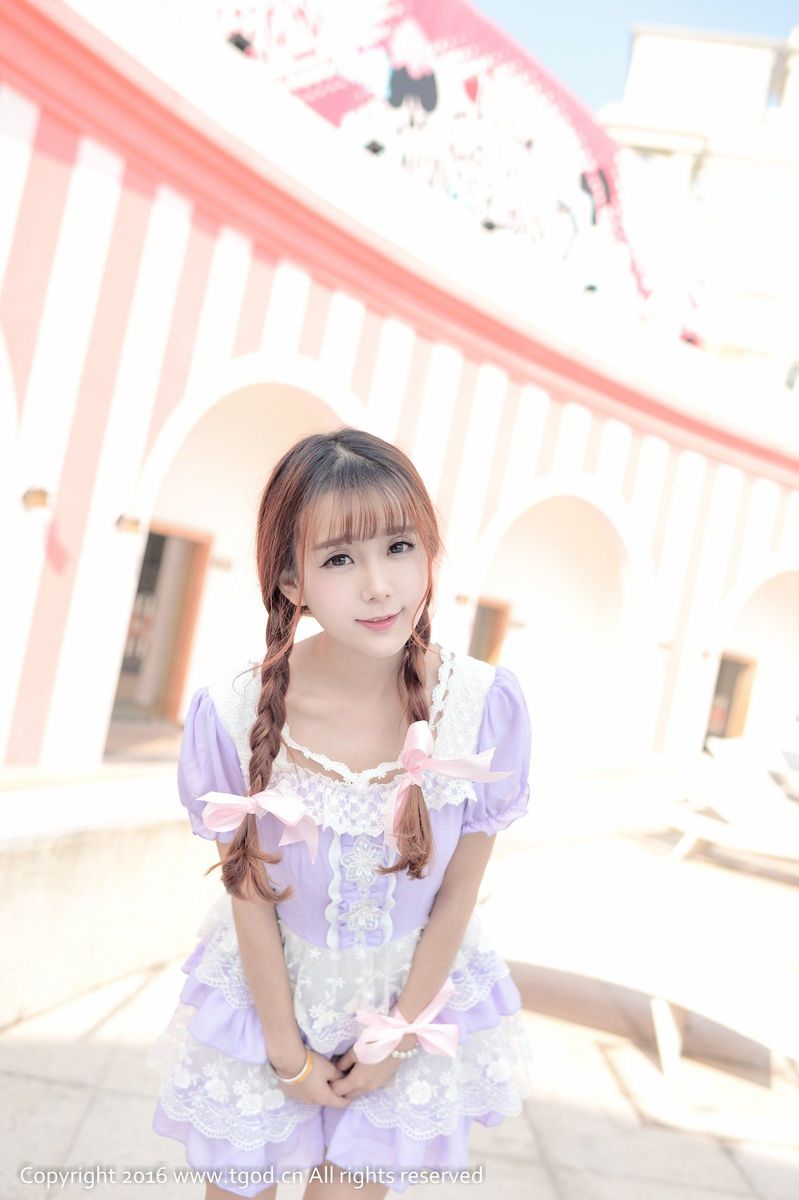 养眼美女小九Vin极品身材紫色公主裙写真