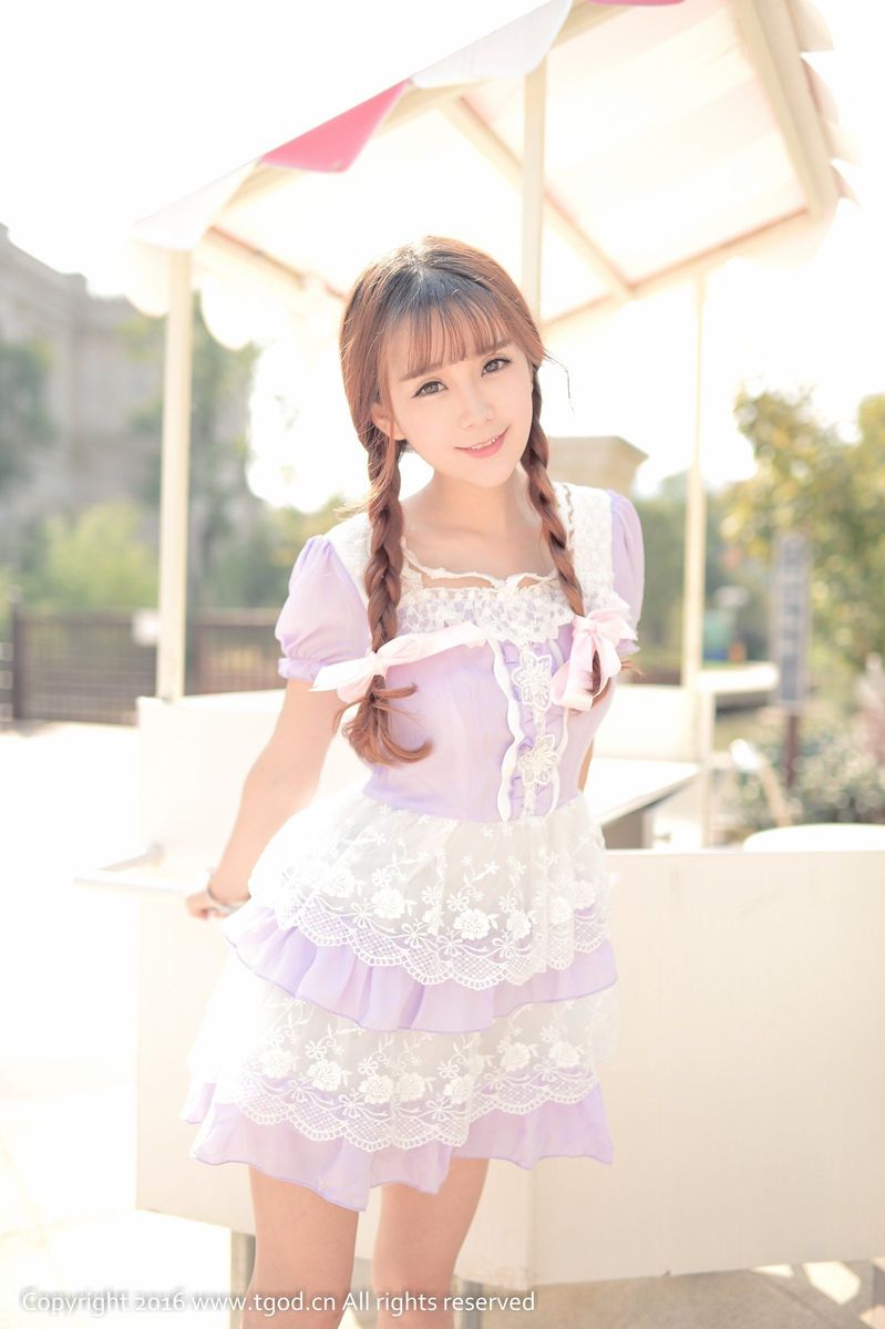 养眼美女小九Vin极品身材紫色公主裙写真