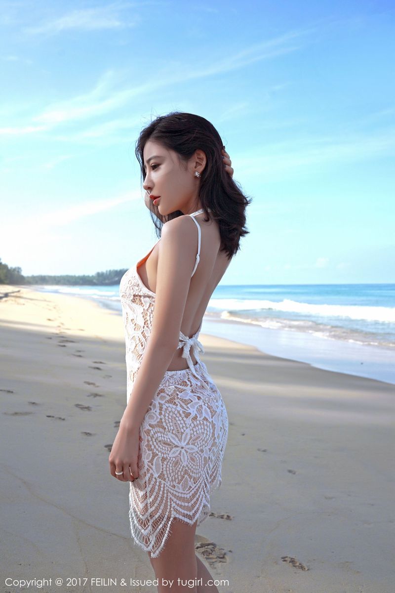 睡美人施忆佳KITTY丝质睡衣海边唯美仙子写真