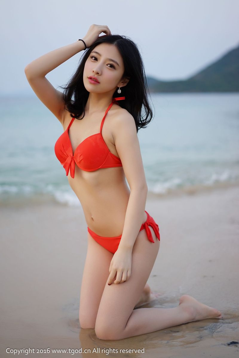 性感美女施忆佳Kitty酱比基尼内衣诱惑芽庄旅拍