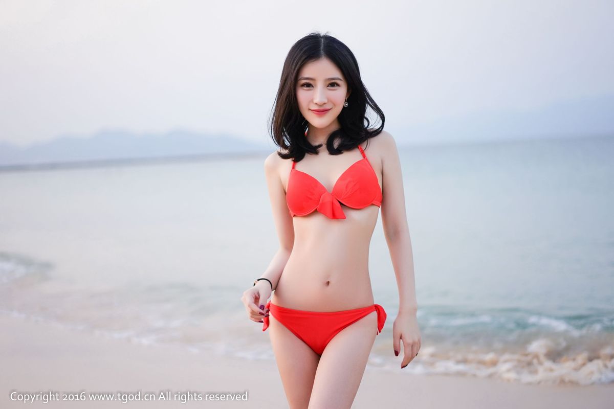 性感美女施忆佳Kitty酱比基尼内衣诱惑芽庄旅拍