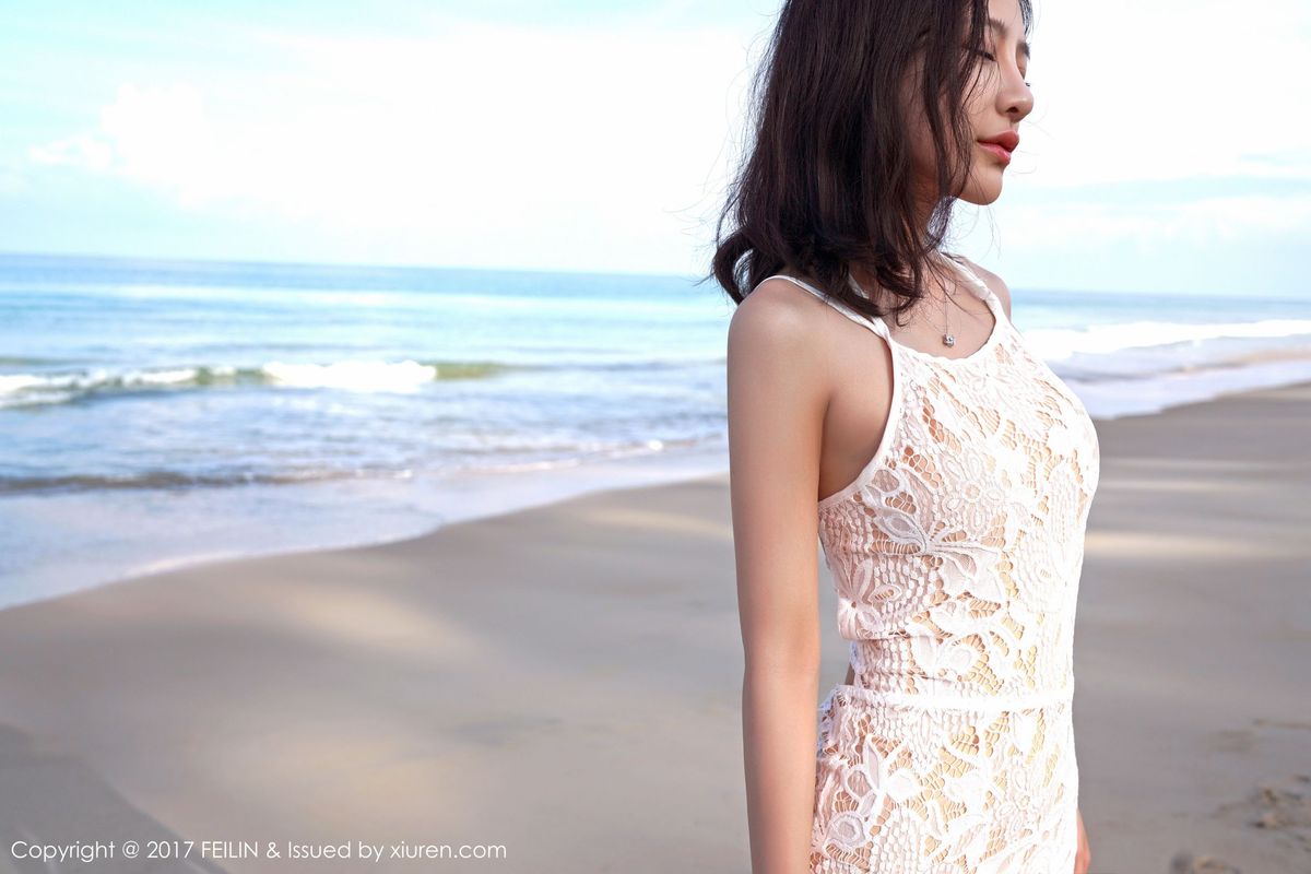 睡美人施忆佳KITTY丝质睡衣海边唯美仙子写真