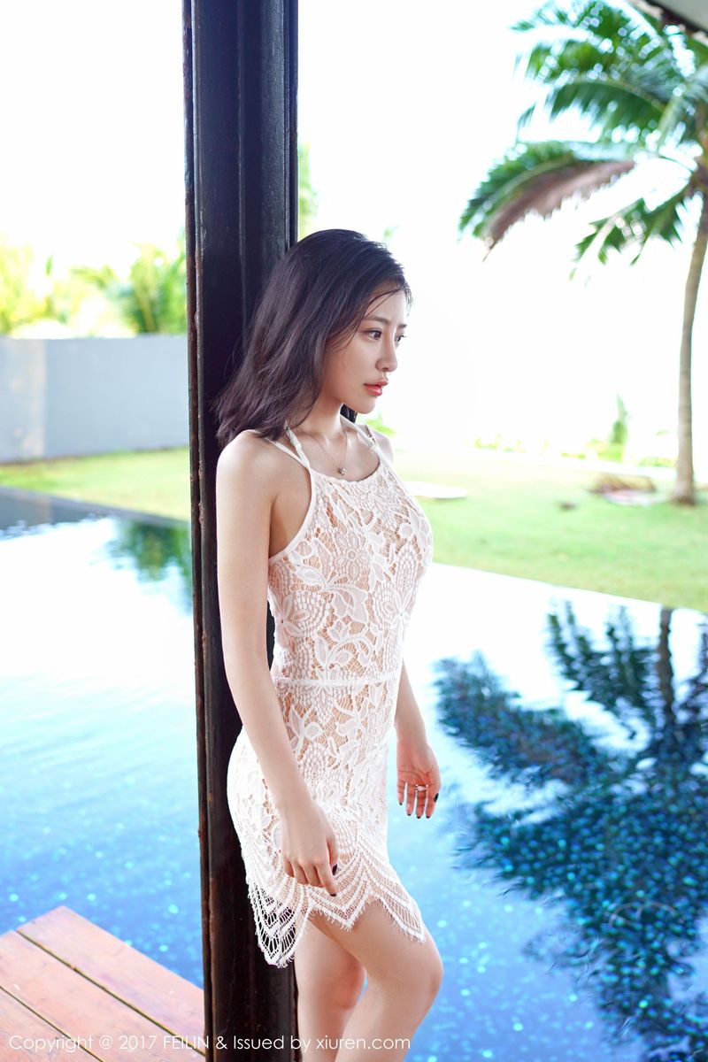睡美人施忆佳KITTY丝质睡衣海边唯美仙子写真