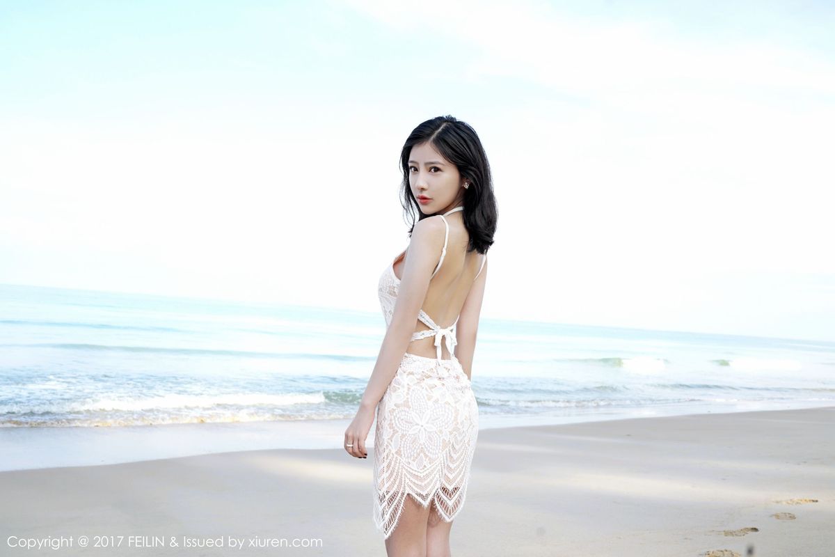 睡美人施忆佳KITTY丝质睡衣海边唯美仙子写真