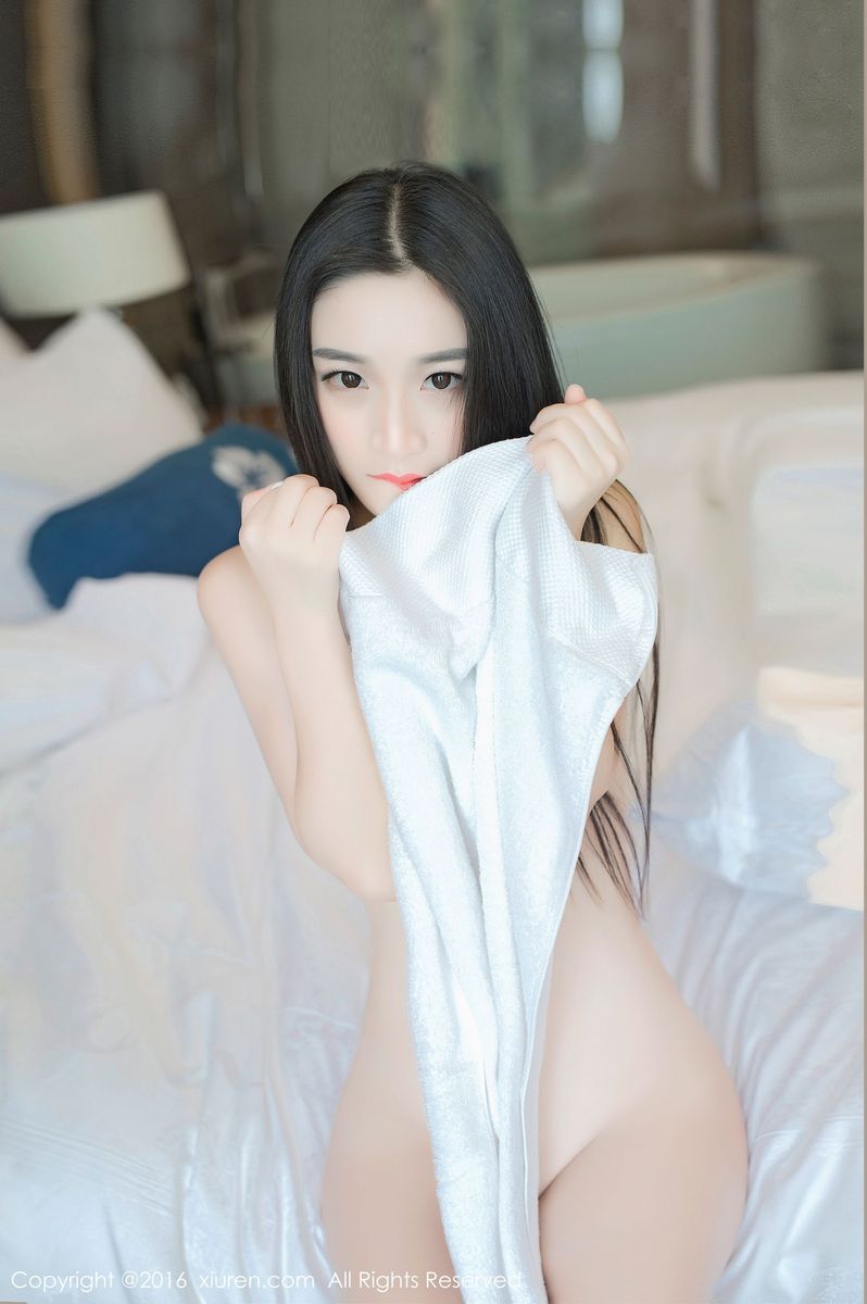 粉嫩美女绮梦Cherish高叉校服豹纹内衣真空诱惑写真
