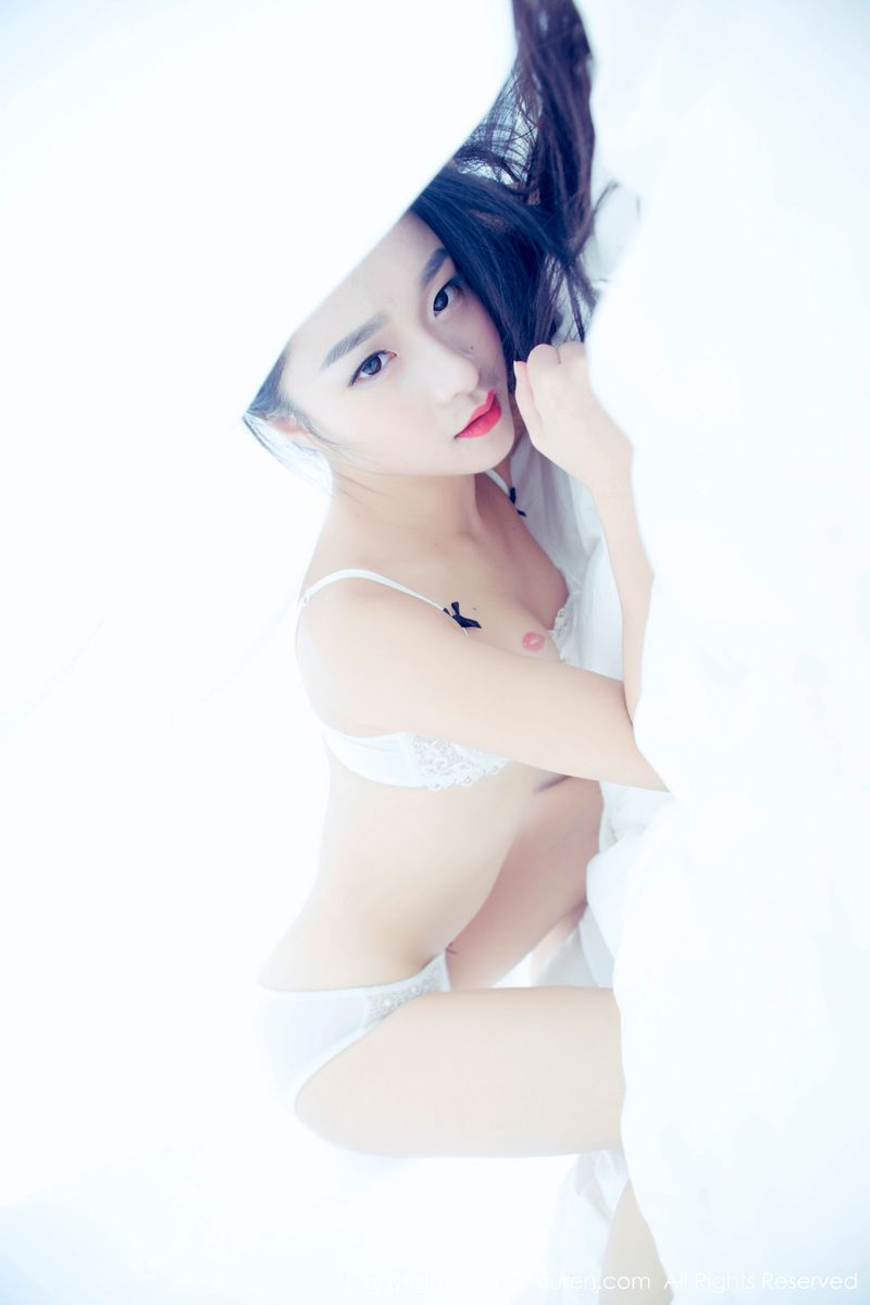 双马尾软妹子绮梦Cherish齐逼牛仔裤内衣诱惑写真