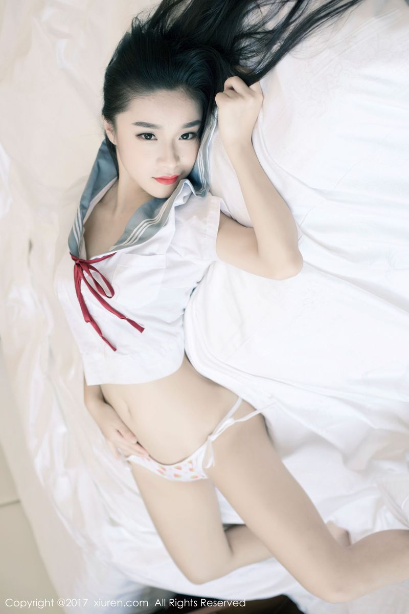粉嫩美女绮梦Cherish校服三点式比基尼湿身诱惑新图