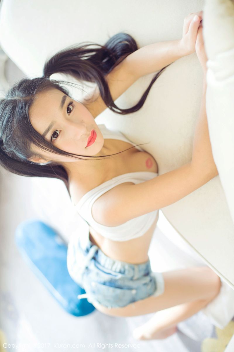 双马尾软妹子绮梦Cherish齐逼牛仔裤内衣诱惑写真