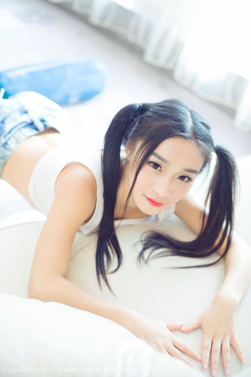 双马尾软妹子绮梦Cherish齐逼牛仔裤内衣诱惑写真