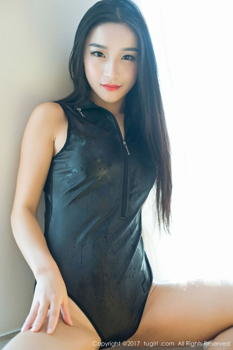 粉嫩美女绮梦Cherish校服三点式比基尼湿身诱惑新图