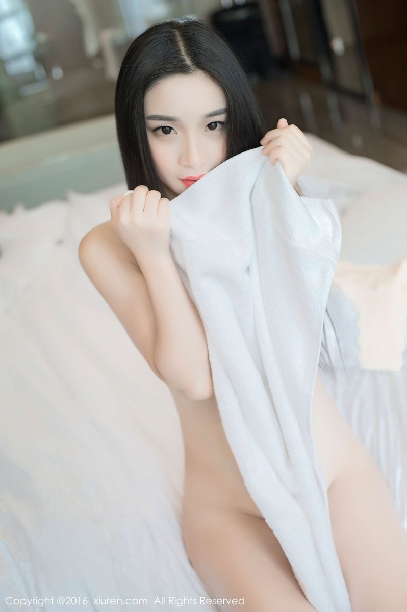粉嫩美女绮梦Cherish高叉校服豹纹内衣真空诱惑写真
