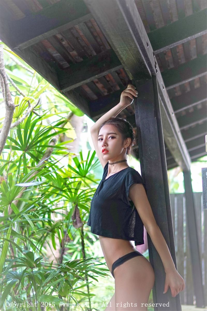 性感女神徐妍馨Mandy情趣透视美腿翘臀普吉岛旅拍