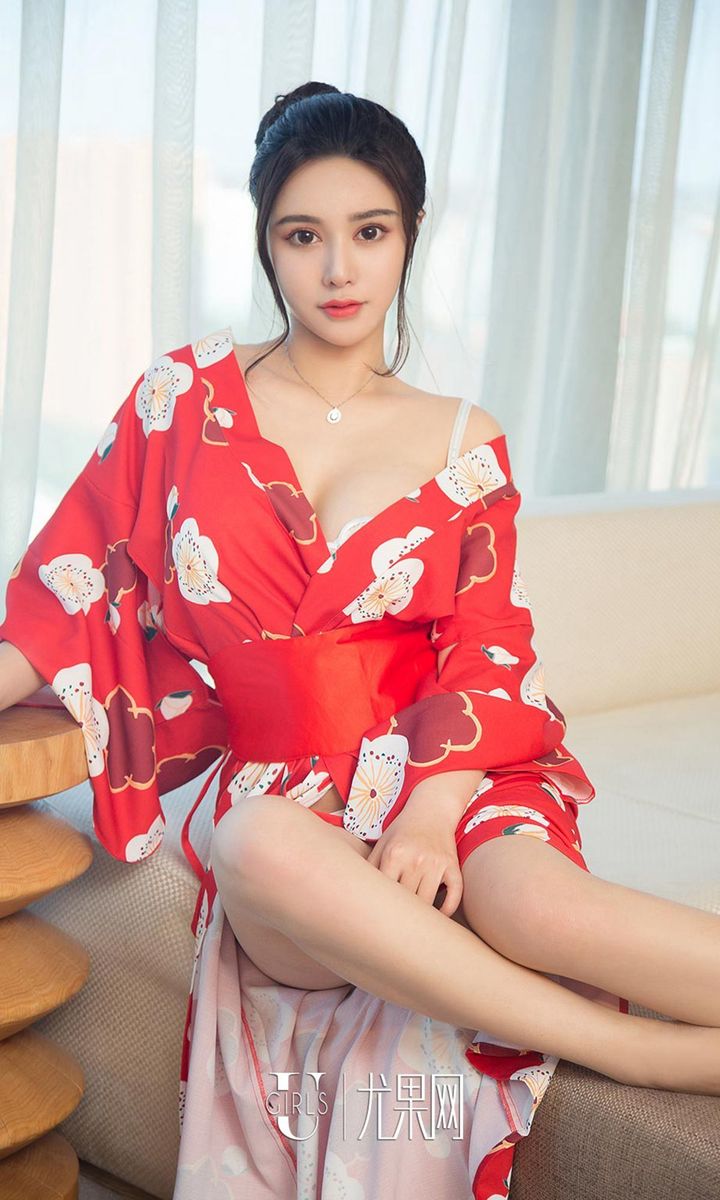 珍珠小姐金梓馨红色和服爆乳翘臀波涛胸涌私房写真