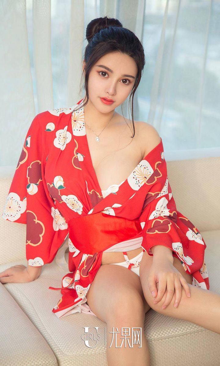 珍珠小姐金梓馨红色和服爆乳翘臀波涛胸涌私房写真
