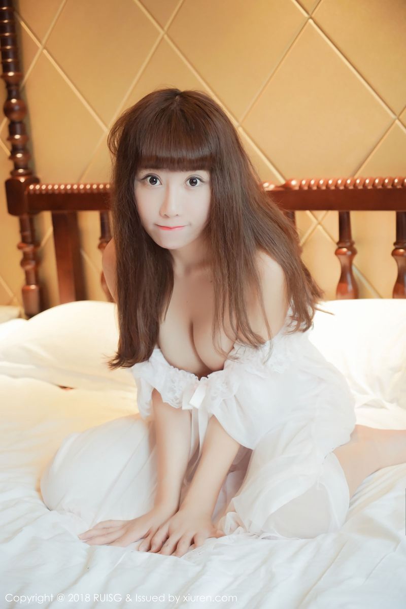 性感女神夏笑笑Summer丝袜美腿透视装大尺度写真