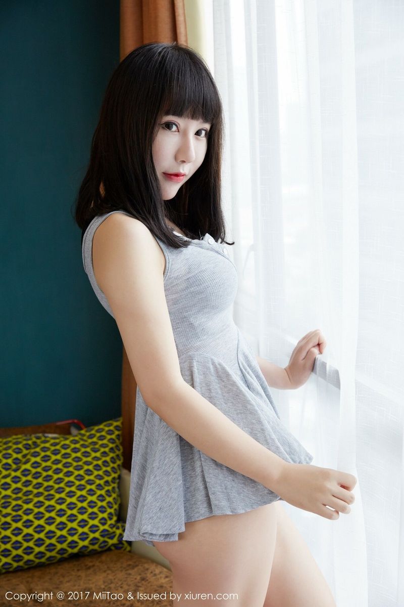 甜美妹子雪碧(夏笑笑Summer) 蜜桃美臀写真套图