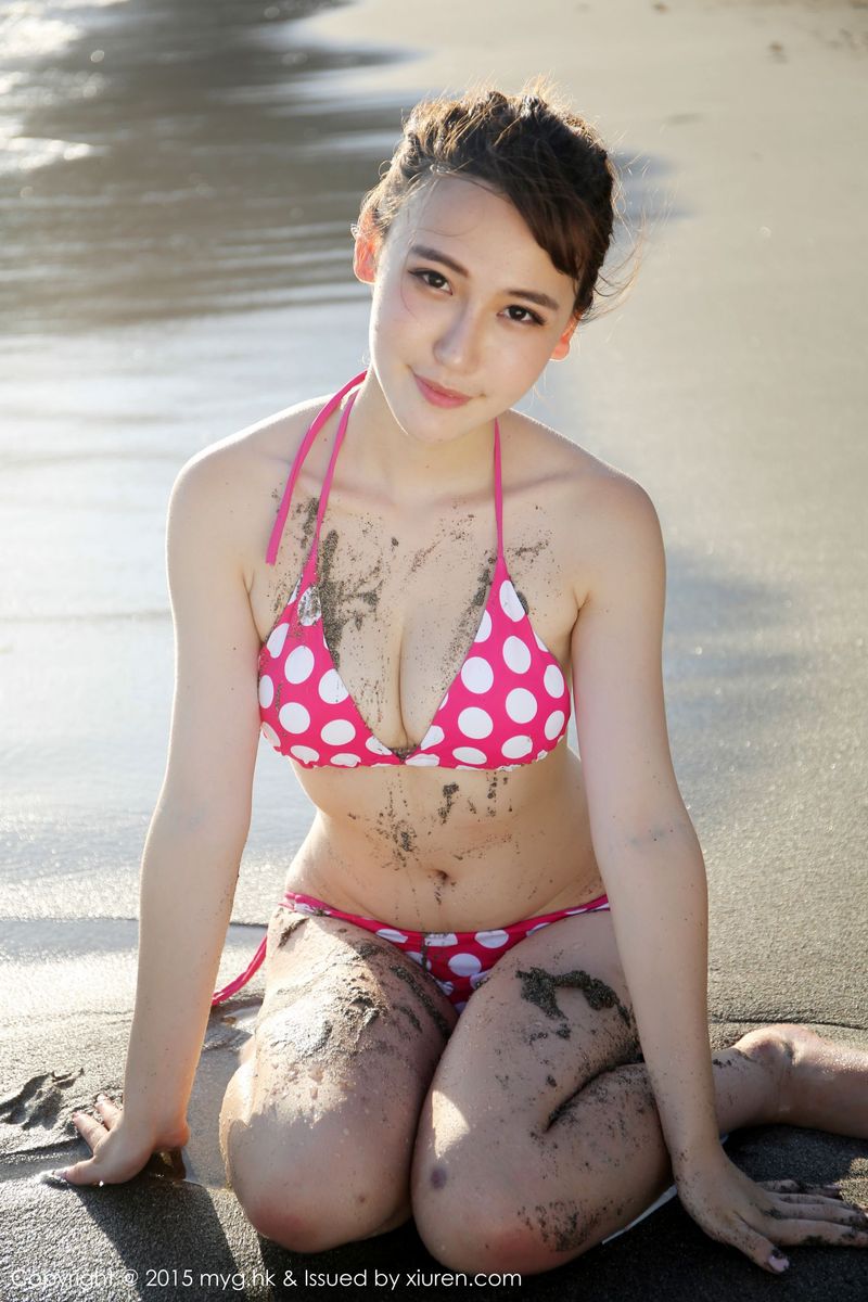 甜美嫩模熊吖BOBO沙滩泳装比基尼龙目岛写真