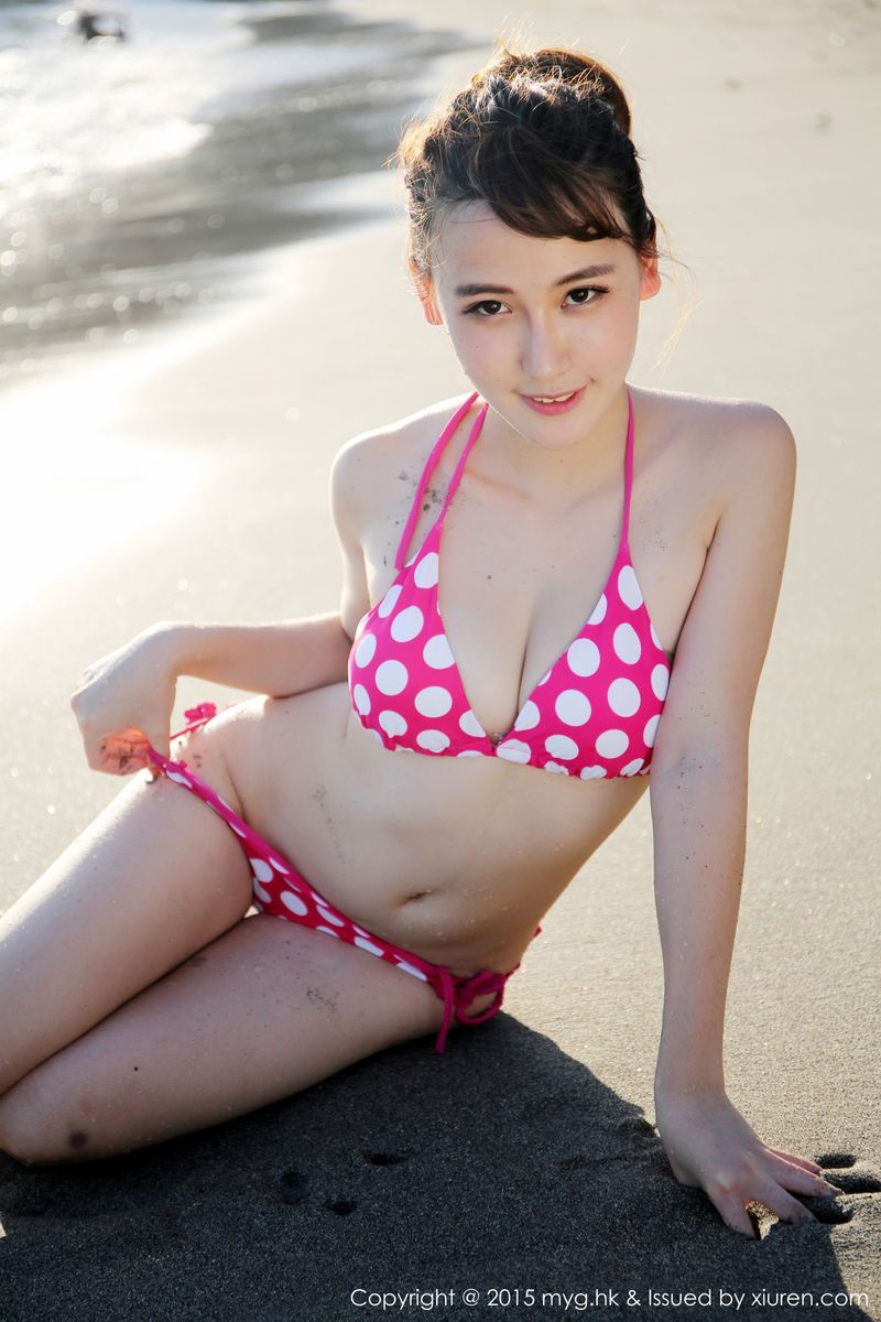 甜美嫩模熊吖BOBO沙滩泳装比基尼龙目岛写真