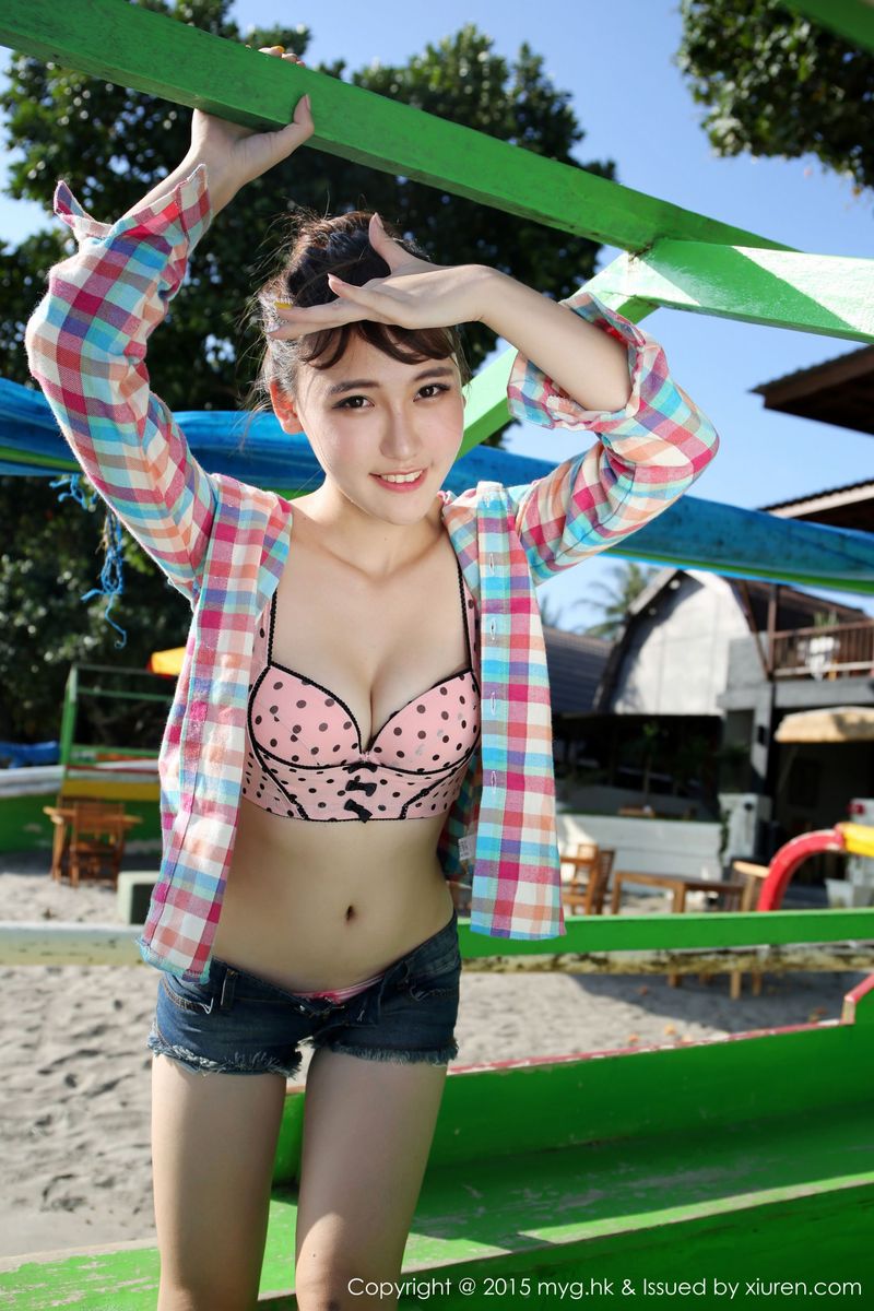 甜美嫩模熊吖BOBO沙滩泳装比基尼龙目岛写真