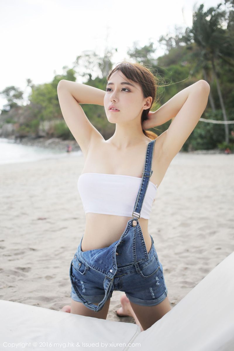 性感女神熊吖BOBO龙目岛户外沙滩第二套旅拍