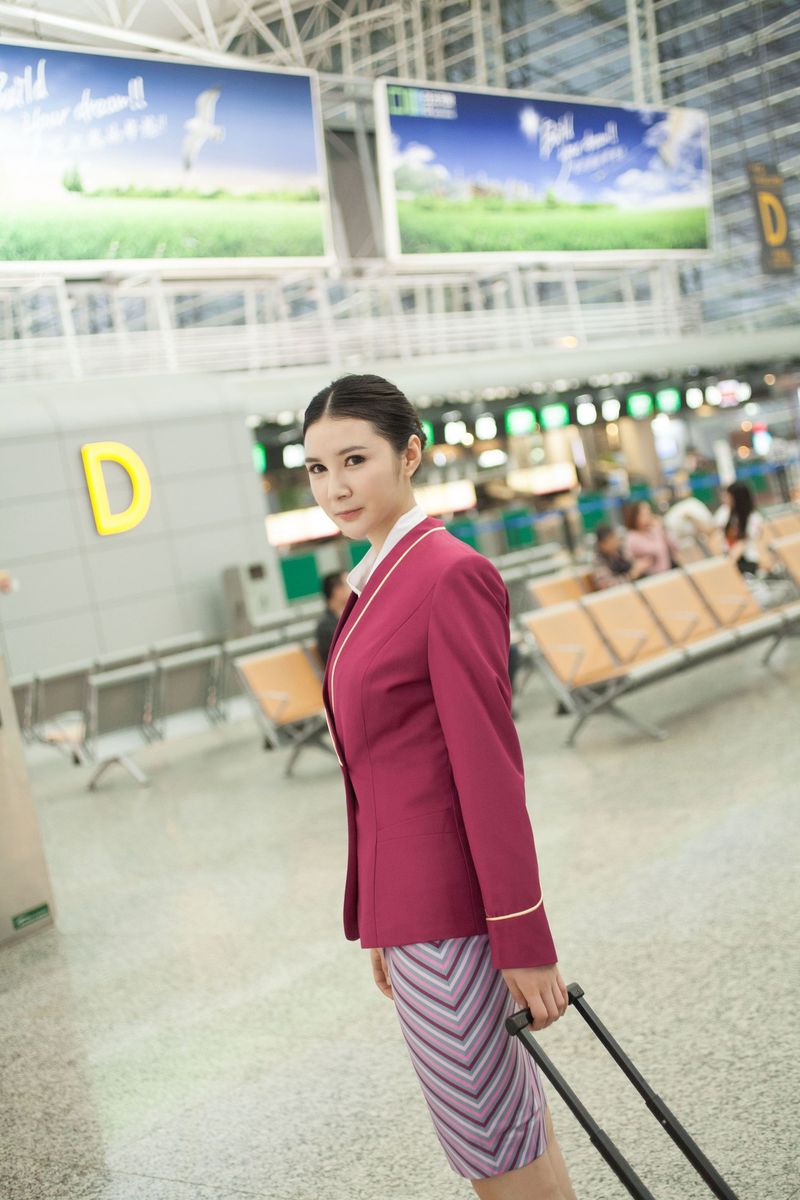 性感女神顾欣怡空姐制服装扮湿身诱惑大尺度美图