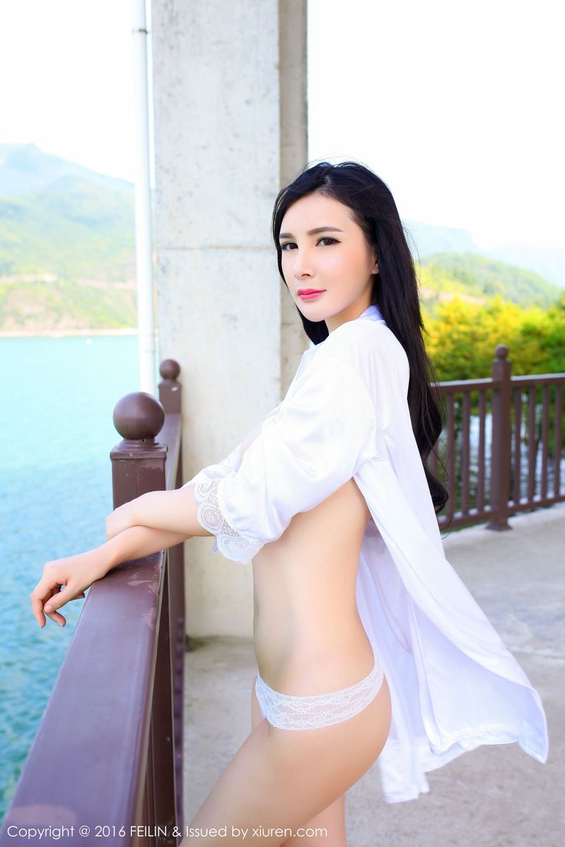 御姐女神顾欣怡惹火身材真空美胸诱惑私房美图