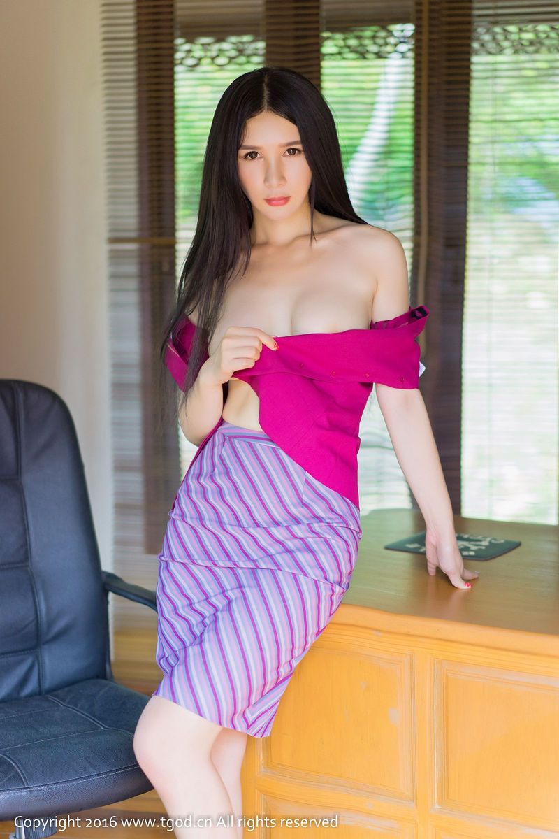 御姐女神顾欣怡空姐制服血滴子遮胸苏梅岛旅拍第三刊