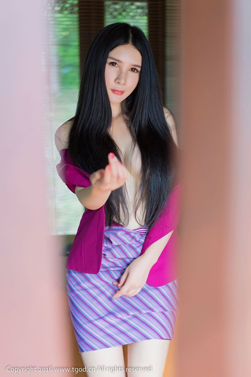 御姐女神顾欣怡空姐制服血滴子遮胸苏梅岛旅拍第三刊