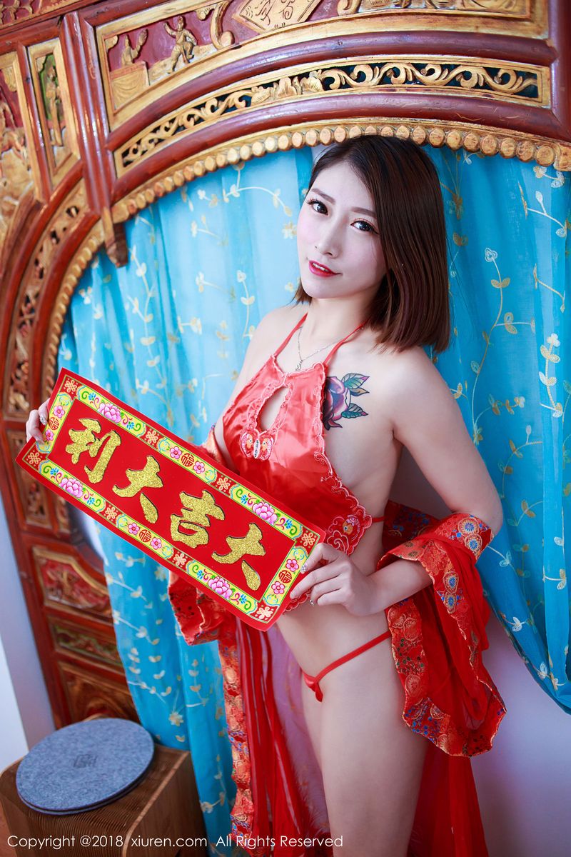 秀人网美女模特杜花花清纯校服红色肚兜新春写真特辑