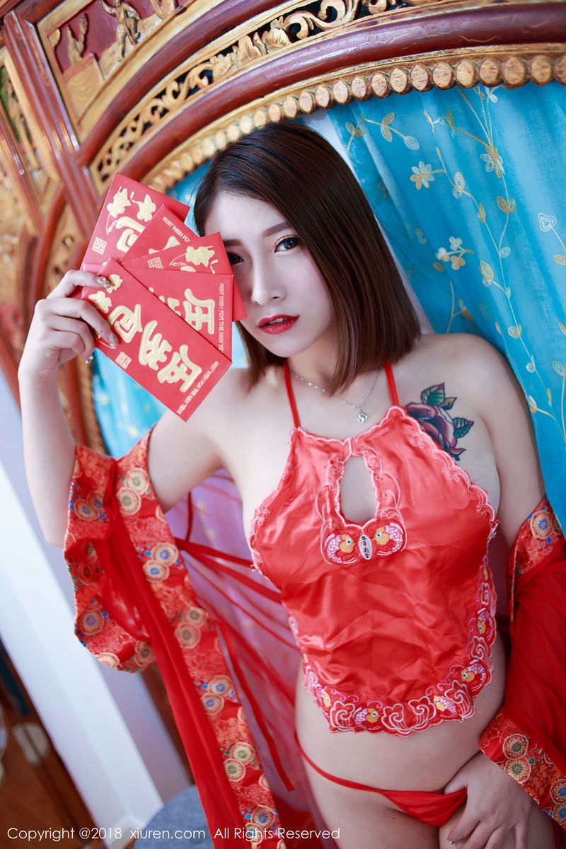 秀人网美女模特杜花花清纯校服红色肚兜新春写真特辑
